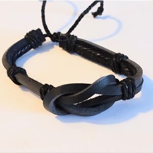 ‎Men's leather bracelet new d24